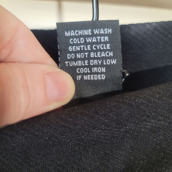 Joe Benbasset Black Textured Skirt, Size Large- Versatile Style for Any Occasion - Picture 2 of 5